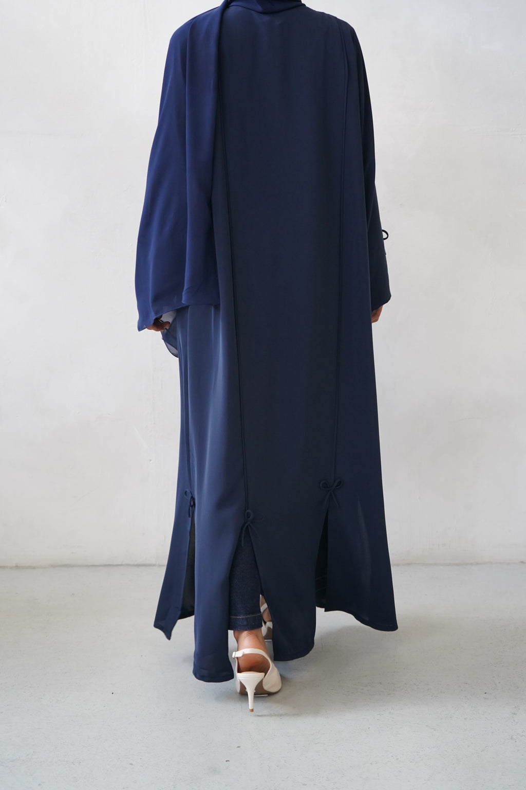 Navy Splits Bow Abaya